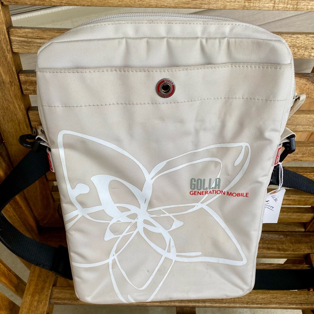 COPY - 🤍 white / cream 13 inch laptop bag 🤍